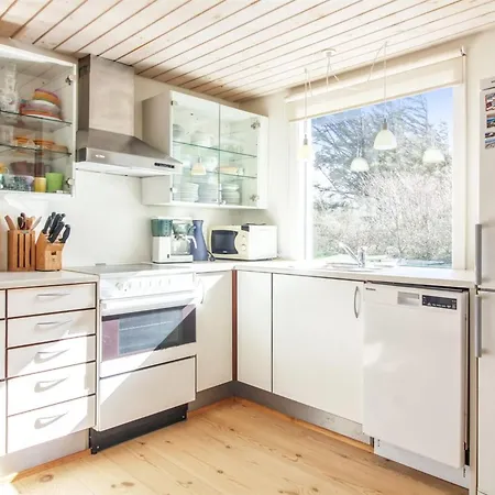 Nyaraló Lisabeth - 250m From The Sea By Interhome