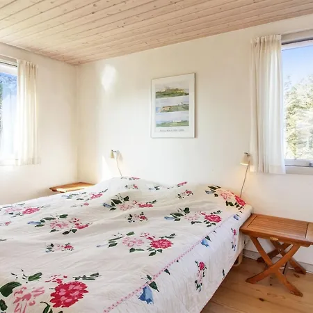 Lisabeth - 250m From The Sea By Interhome Nyaraló