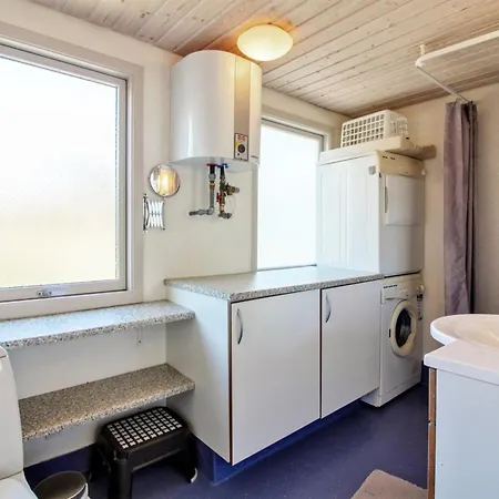 Lisabeth - 250m From The Sea By Interhome